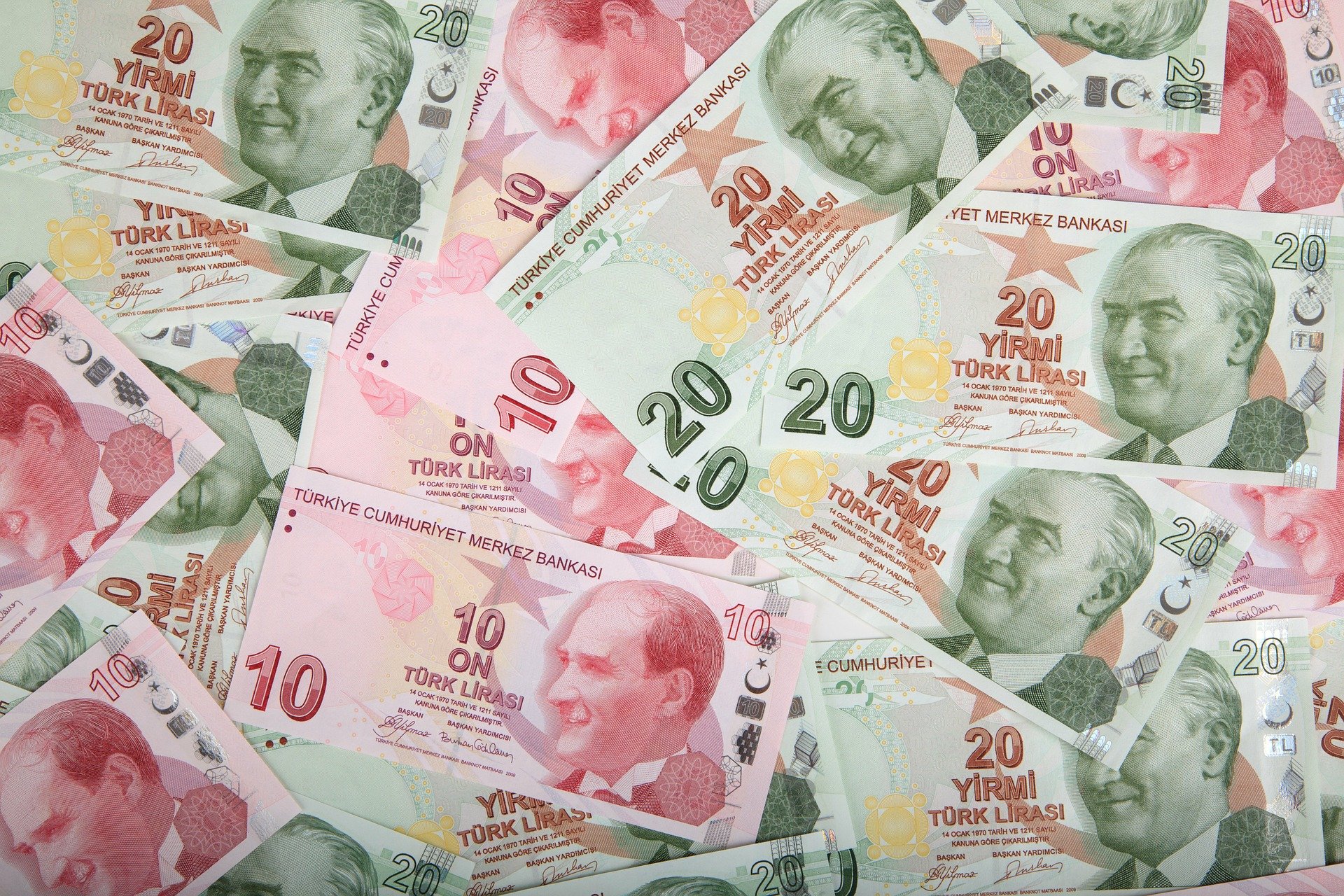 Criză majoră în Turcia: lira turcească a ajuns la cel mai mic nivel din istorie