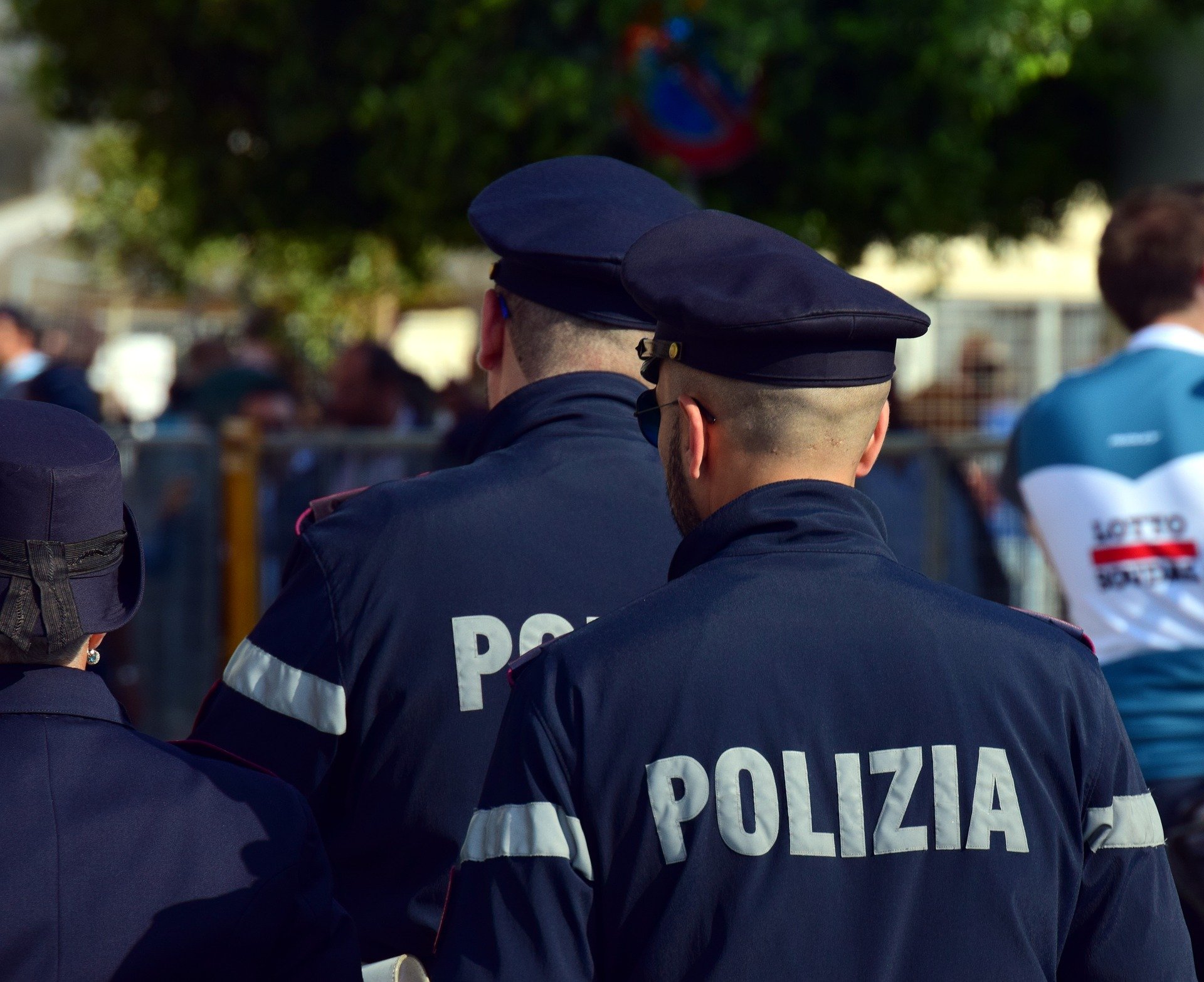 Un român și-a ucis cu drujba iubitul în vârstă de 82 de ani din Milano