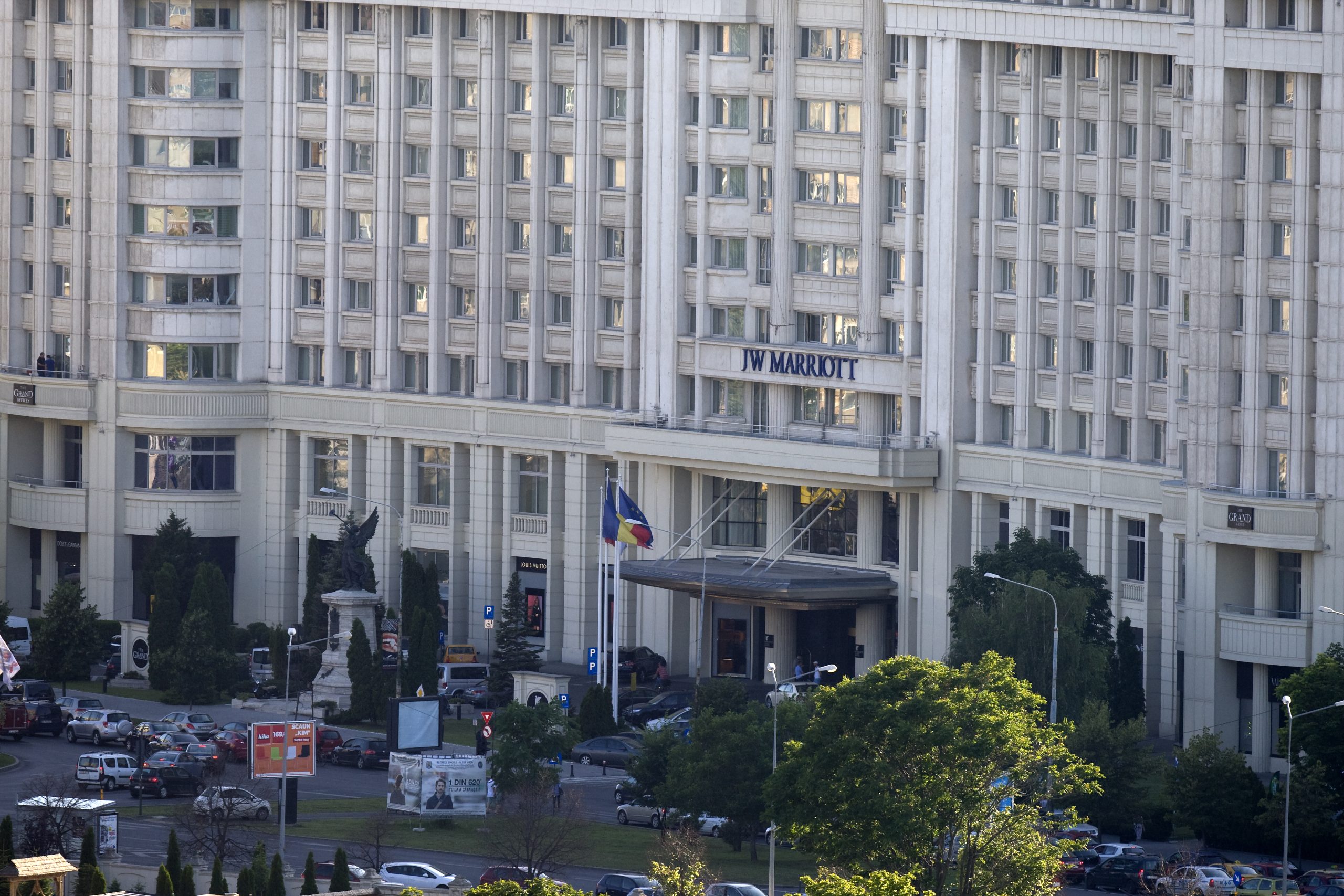 Hotelul JW Marriott din Bucureşti aproape și-a înjumătățit câștigurile, din cauza pandemiei