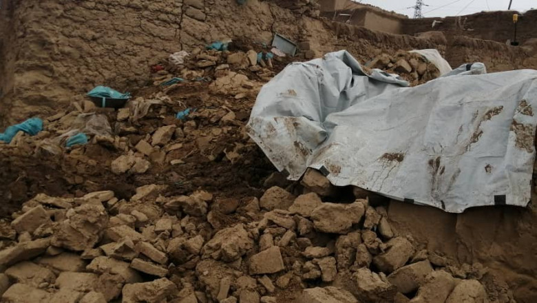 Cutremurul din Afganistan duce la săpat groapă după groapă