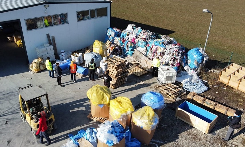 Peste 600 de tone de deşeuri, descoperite în urma unor percheziţii în Ilfov, Călăraşi şi Teleorman – FOTO