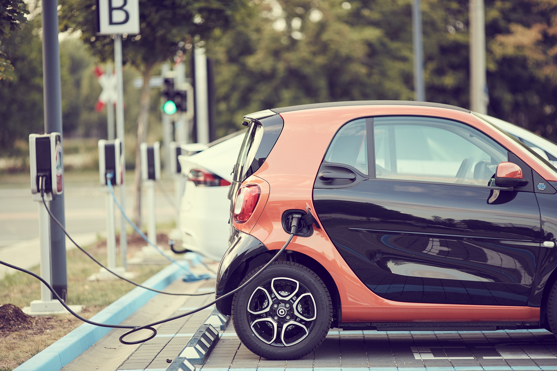 România este pe locul 1 în UE la creșterea vânzărilor de mașini electrice