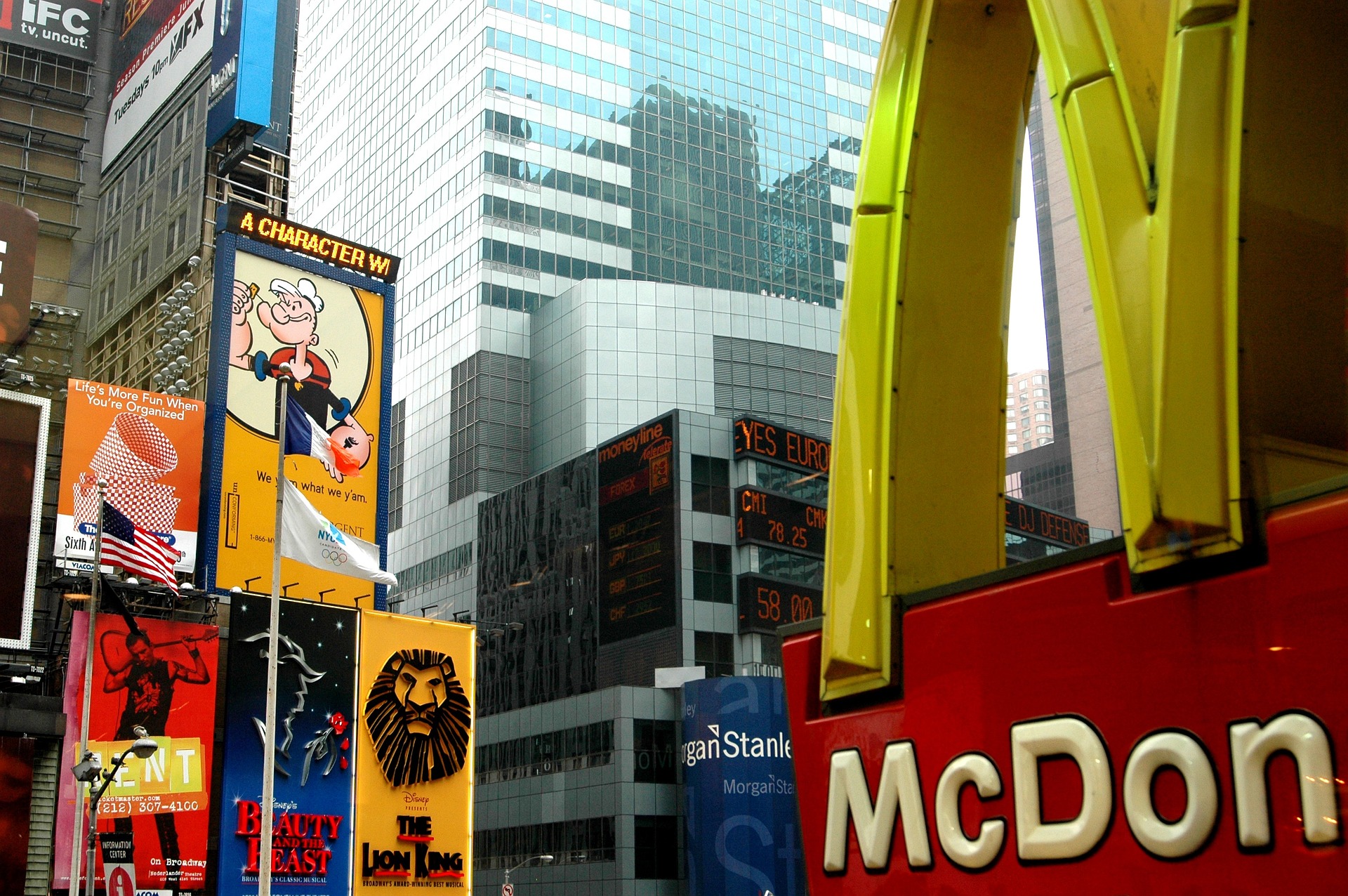 McDonald’s va începe să redeschidă unele restaurante din Ucraina