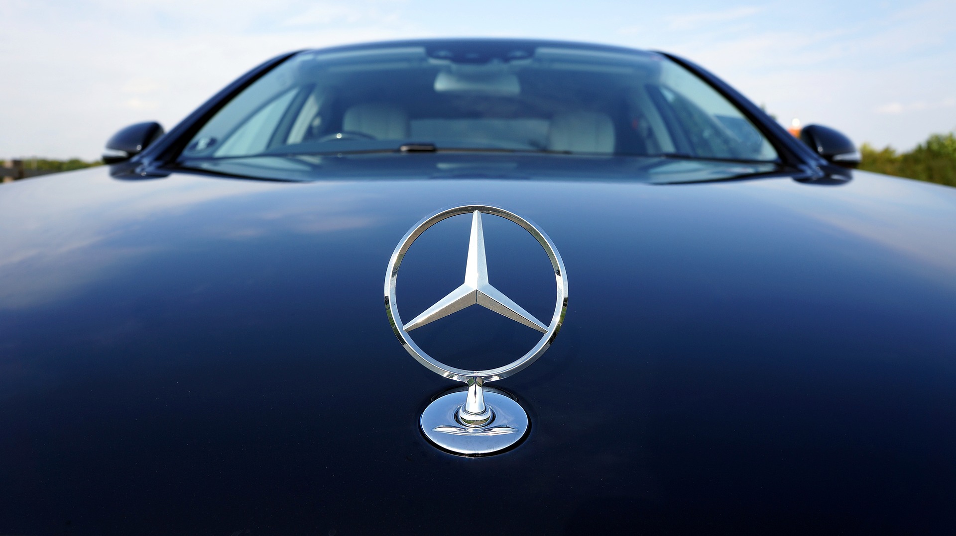 Nemții de la Mercedes Benz îi lasă pe ruși fără mașinile lor de lux