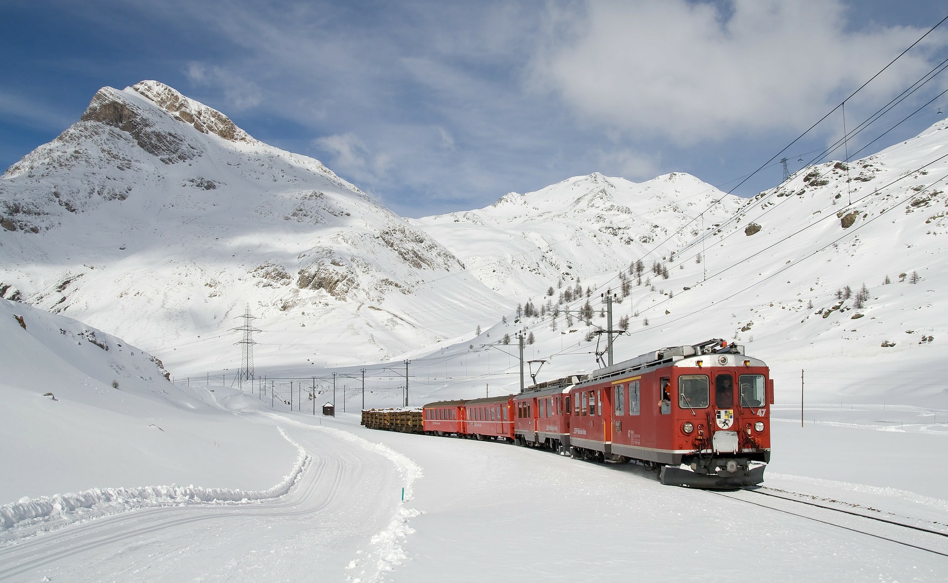 Trenurile zăpezii, cu tarife promoționale, vor începe să circule din 10 ianuarie către stațiunile montane