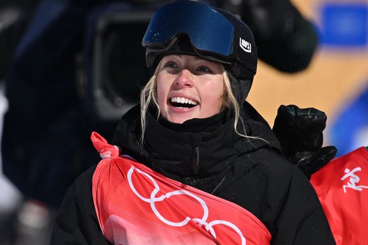 JO 2022: Noua Zeelandă a câștigat prima medalie olimpică de aur la jocurile de iarnă prin Zoi Sadowski-Synnott la snowboard