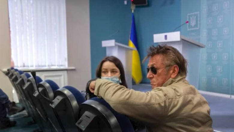 Ce caută Sean Penn în Ucraina, pe război