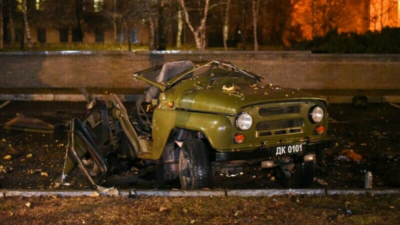 VIDEO O mașină a explodat lângă sediul guvernului din Donețk