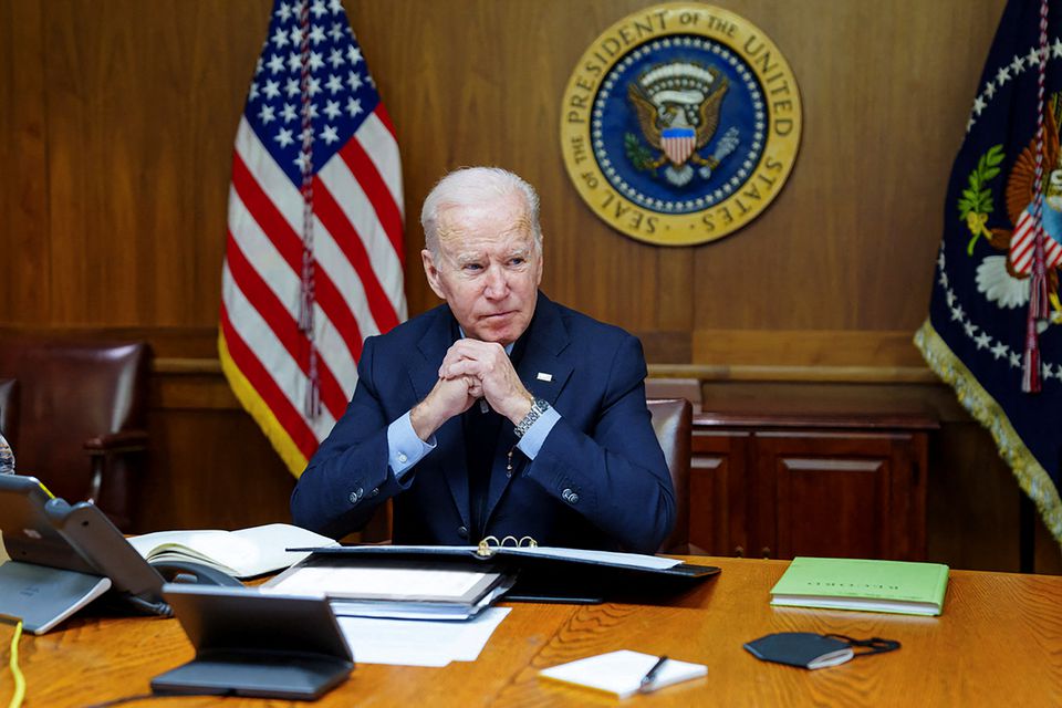 Starea de sănătate a lui Biden se ameliorează, preşedintele are în continuare simptome uşoare de COVID-19