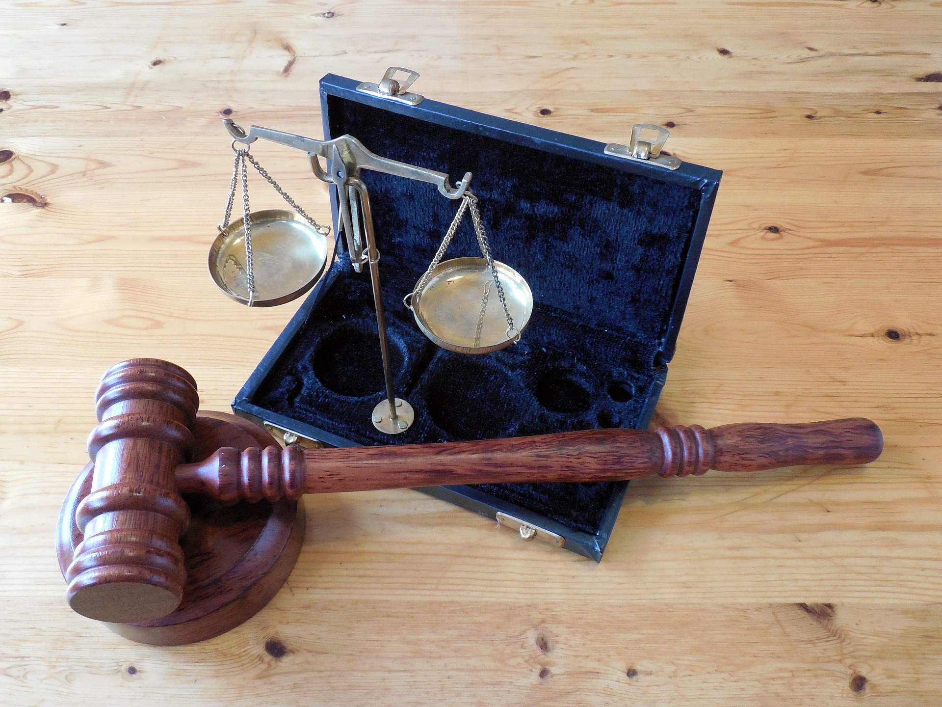 Asociaţiile magistraţilor critică dur proiectele legilor justiţiei: Un regres inacceptabil; se menţin modificările nocive