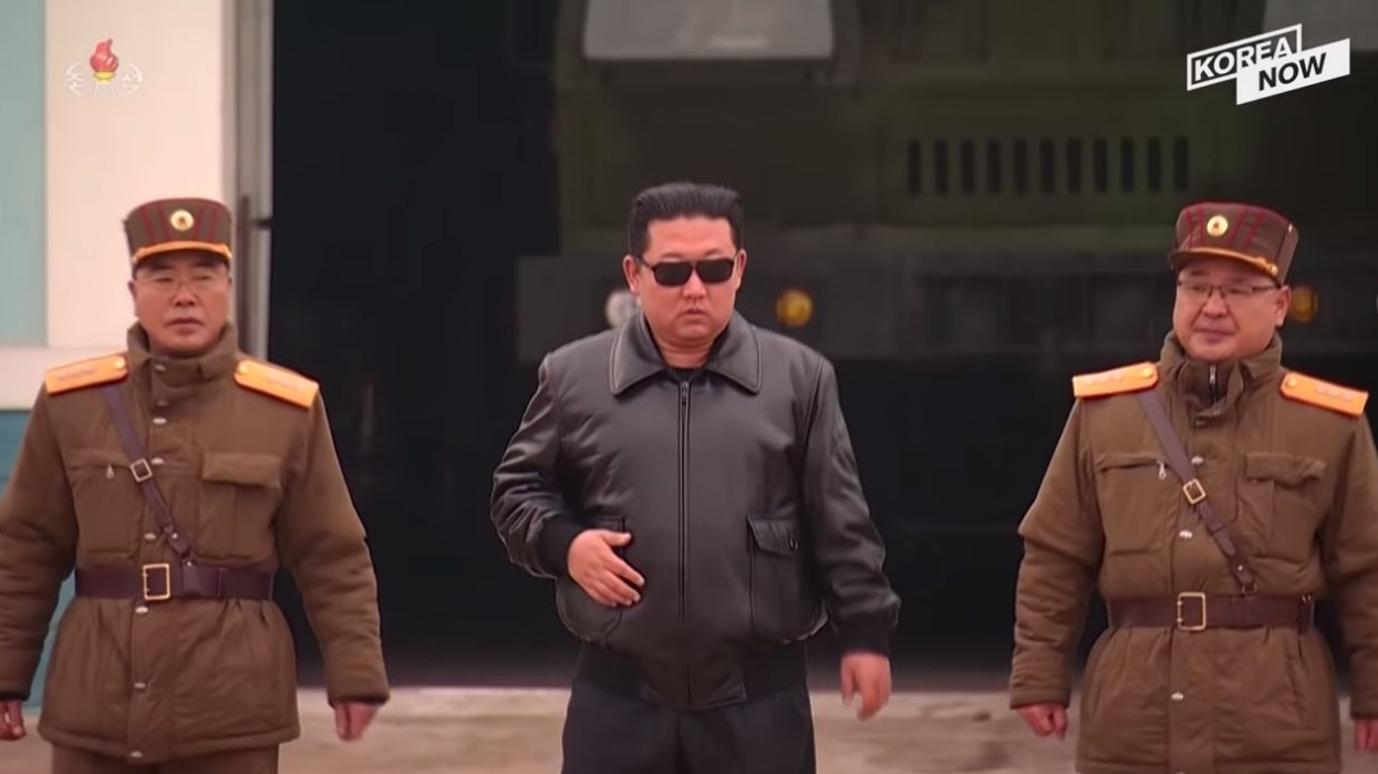 Kim Jong Un, apariție în stil Top Gun și Gangnam Style la testarea rachetei balistice (VIDEO)