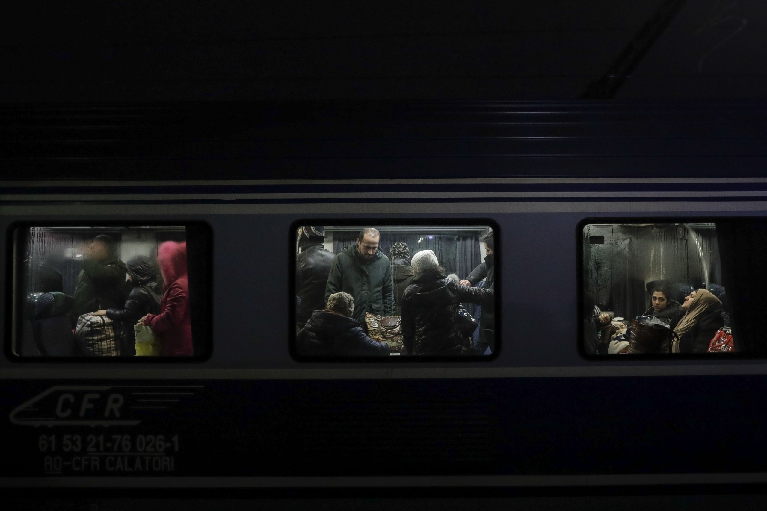 Un tren de pasageri care evacua refugiaţii din Ucraina a fost atacat. Conductorul a fost ucis
