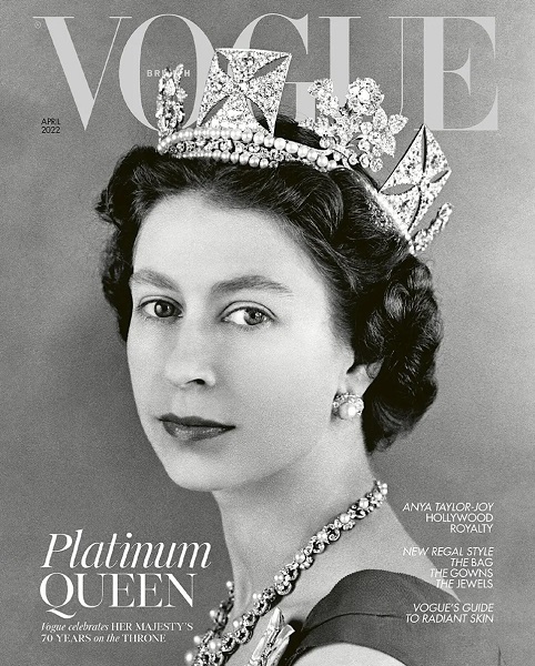 Regina Elisabeta a II-a a Marii Britanii apare pentru prima dată pe coperta revistei Vogue (FOTO)