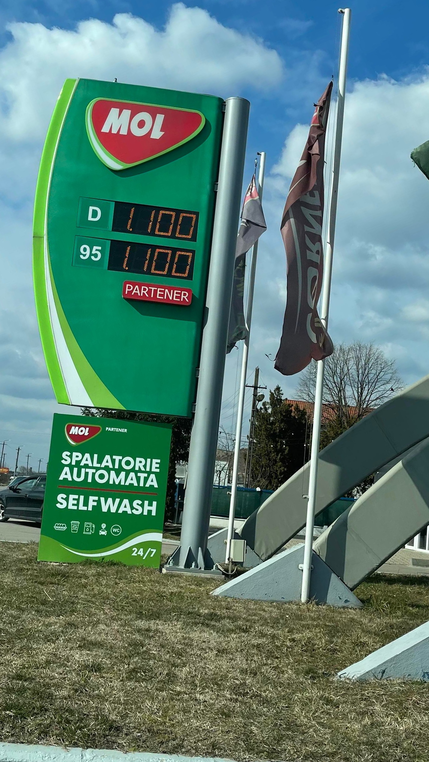 Isteria benzinei scumpite. Patronul MOL Beiuș explică de ce a mărit prețul la 11 lei/litru