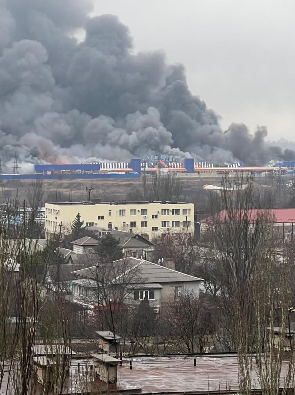 Rusia cere capitularea orașului strategic Mariupol. Kievul respinge categoric depunerea armelor