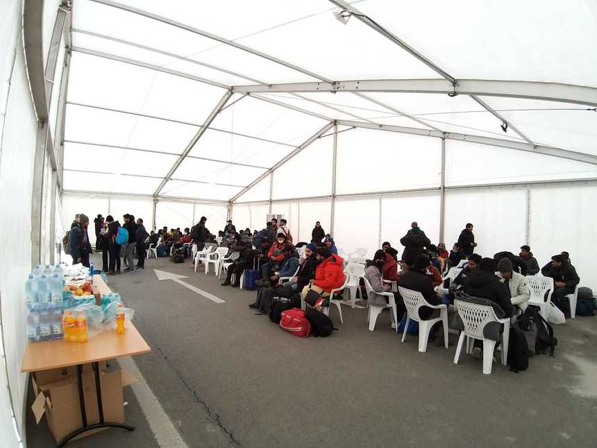 Peste 1.000 de locuri pentru refugiaţi, la Aeroportul „Henri Coandă”