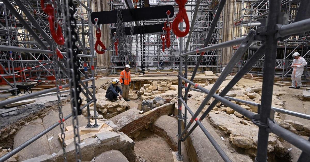 Va fi deschis: Misteriosul sarcofag de plumb din Catedrala Notre Dame (VIDEO)