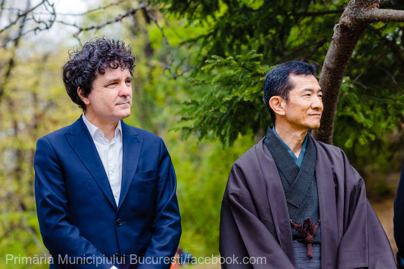 Primarul Nicuşor Dan şi ambasadorul Japoniei, la Sărbătoarea Florilor de Cireş