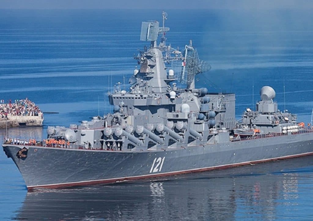 Lovitură grea pentru ruși la Marea Neagră: Crucișătorul Moskva, grav avariat