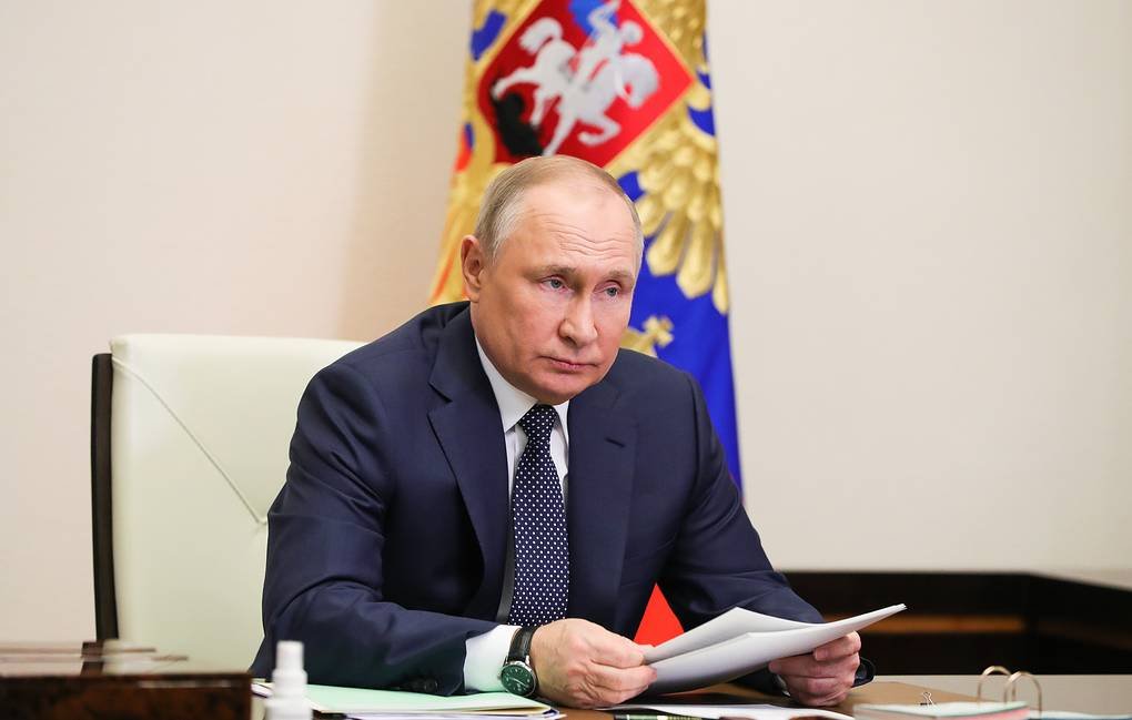 În timp ce Occidentul dezbate ajutorul destinat Ucrainei, Putin a convocat Consiliul de Securitate