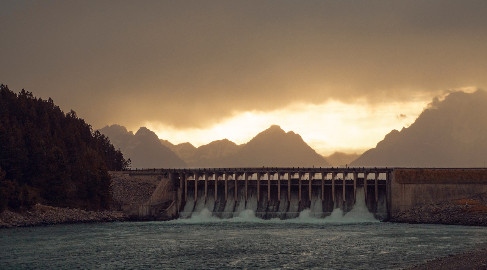 Hidroelectrica a semnat contractul pentru modernizarea Barajului deversor Gogoșu, de 41 milioane lei