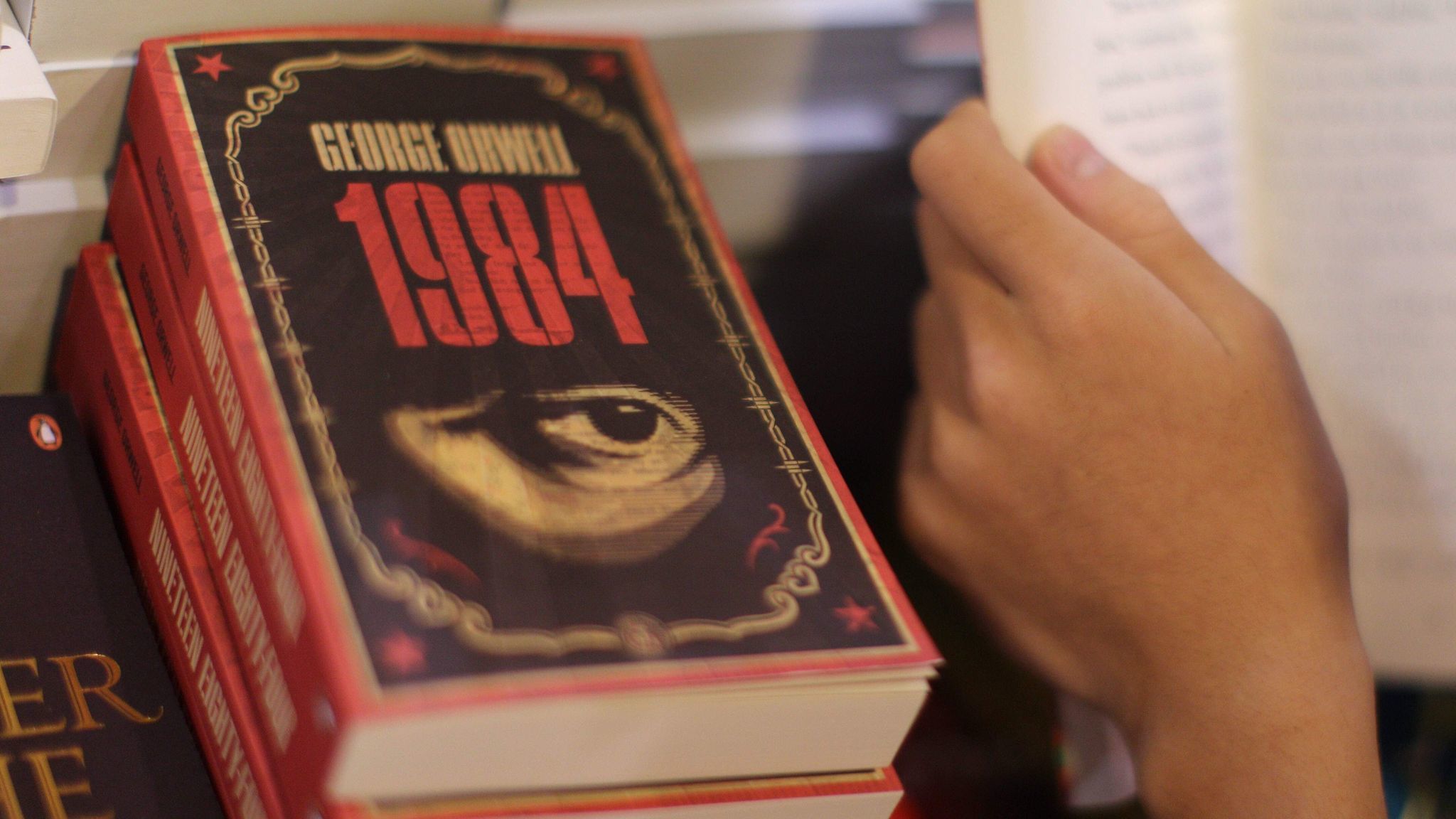 Celebrul roman „1984” al lui George Orwell, interzis in Belarus
