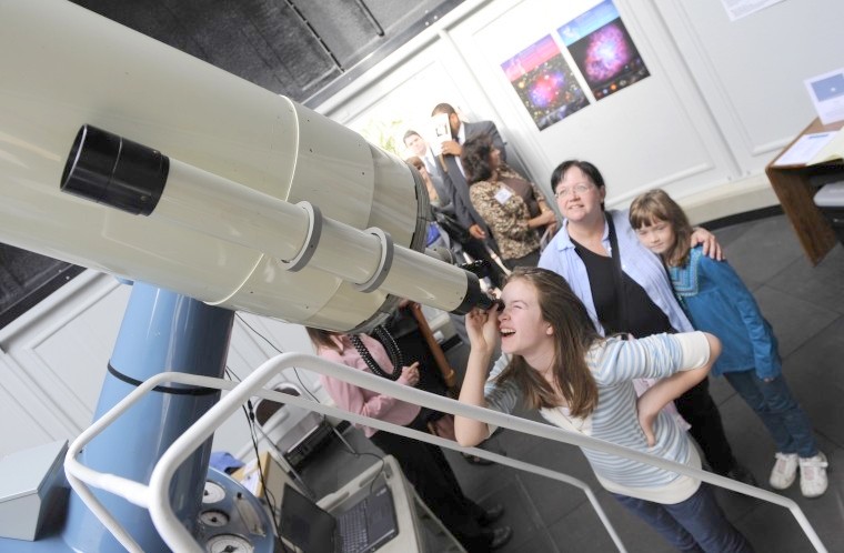 O echipă a Observatorului Astronomic din Galați a obținut locul patru la Concursul european de astronomie „Catch a Star”