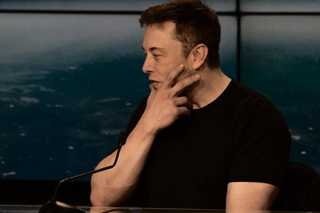 „Democrația” lui Elon Musk. A concediat angajați Tesla când a aflat că voiau să-și facă sindicat