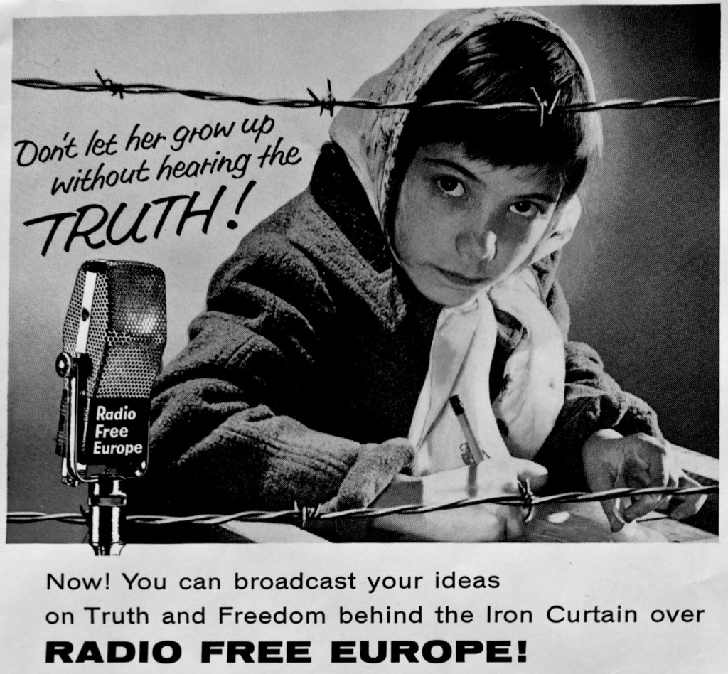 Vă mai aduceți aminte de postul de radio la care „lipeau urechea” românii? 72 de ani de la prima emisie a Europei Libere!