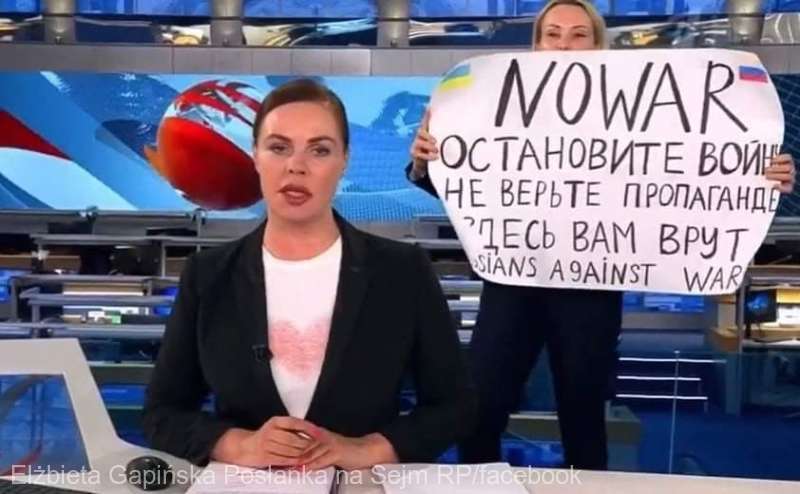 Rusia: Jurnalista care a criticat ofensiva din Ucraina a fost arestată