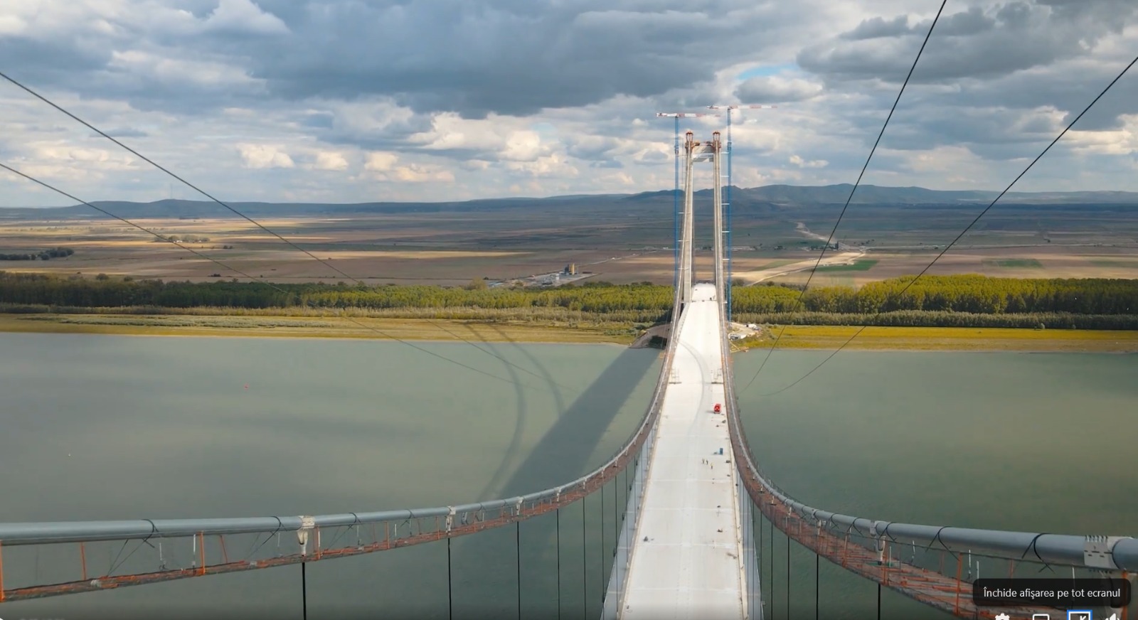 Ca la autostrăzi! Ministerul Transporturilor a anunțat că podul de la Brăila nu va mai fi finalizat în luna decembrie