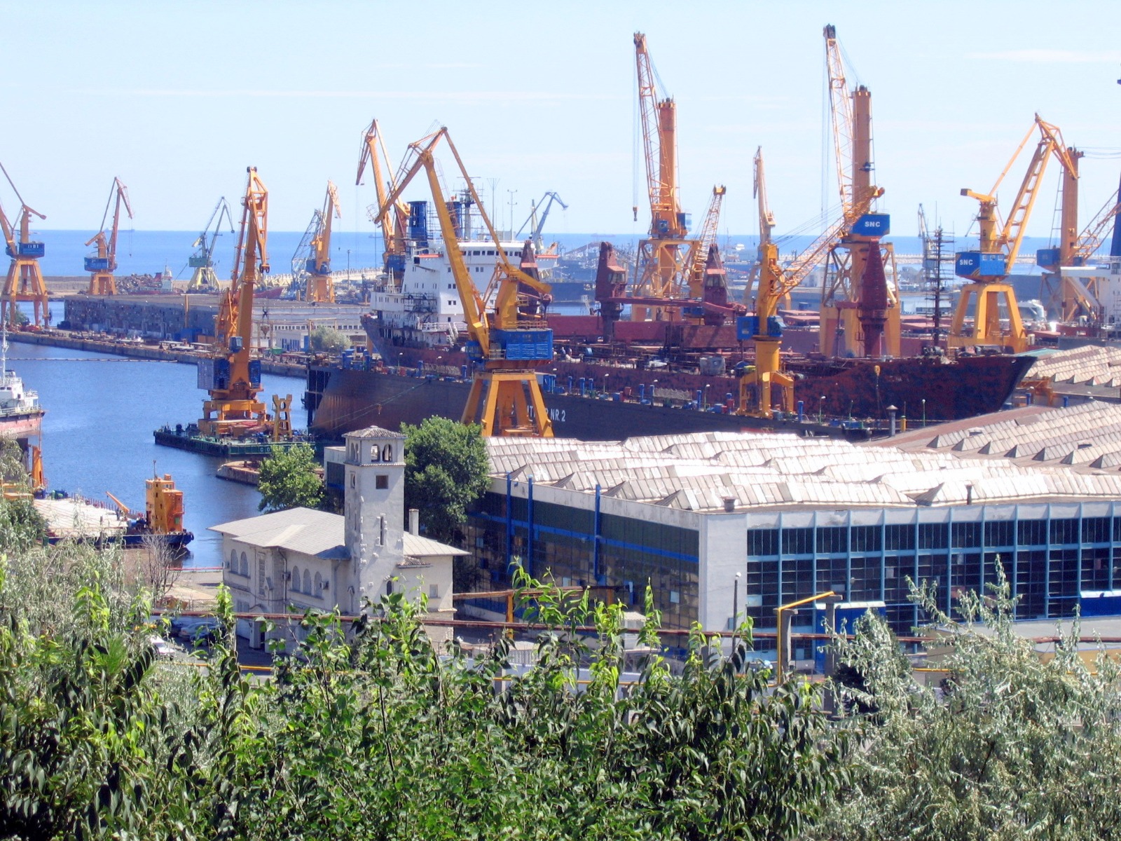 „Afacerea Containerul” blochează portul Constanța. Transportatorii se plâng de firmele de shipping