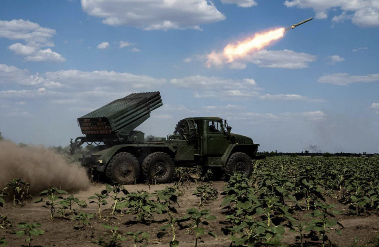 Contra-ofensiva ucraineană dă rezultate: armata a recucerit 400 km pătrați în zona de est