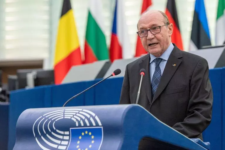 Care sunt oamenii pârâți de Băsescu la Parlamentul European