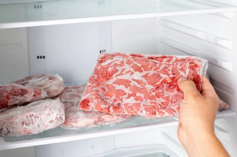 Câte luni se poate păstra carnea la congelator?