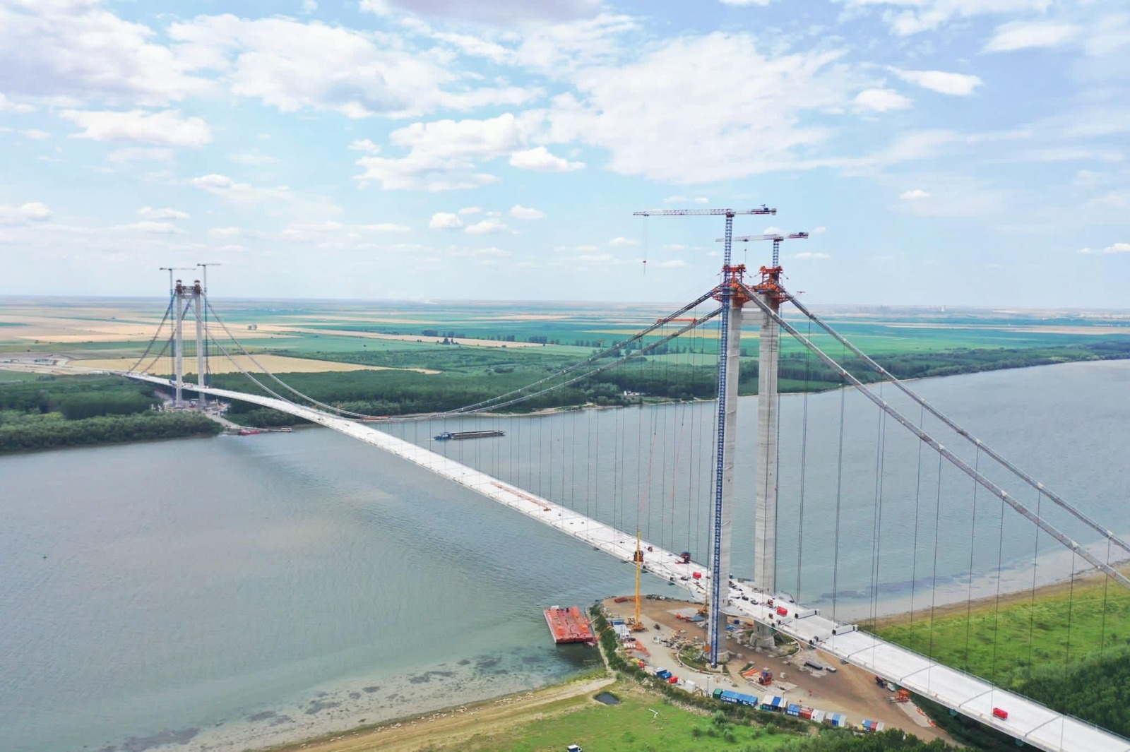 Circulaţia pe Podul de la Brăila va fi deschisă şi pe timpul nopţii