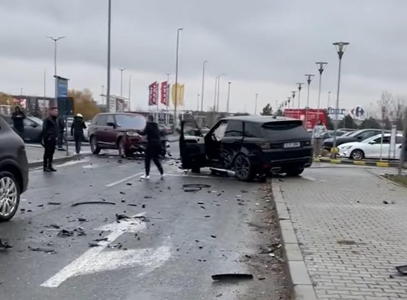 Șoferul fostului ministru Nicolae Bănicioiu, accident grav în parcare la Mall Băneasa (Video)