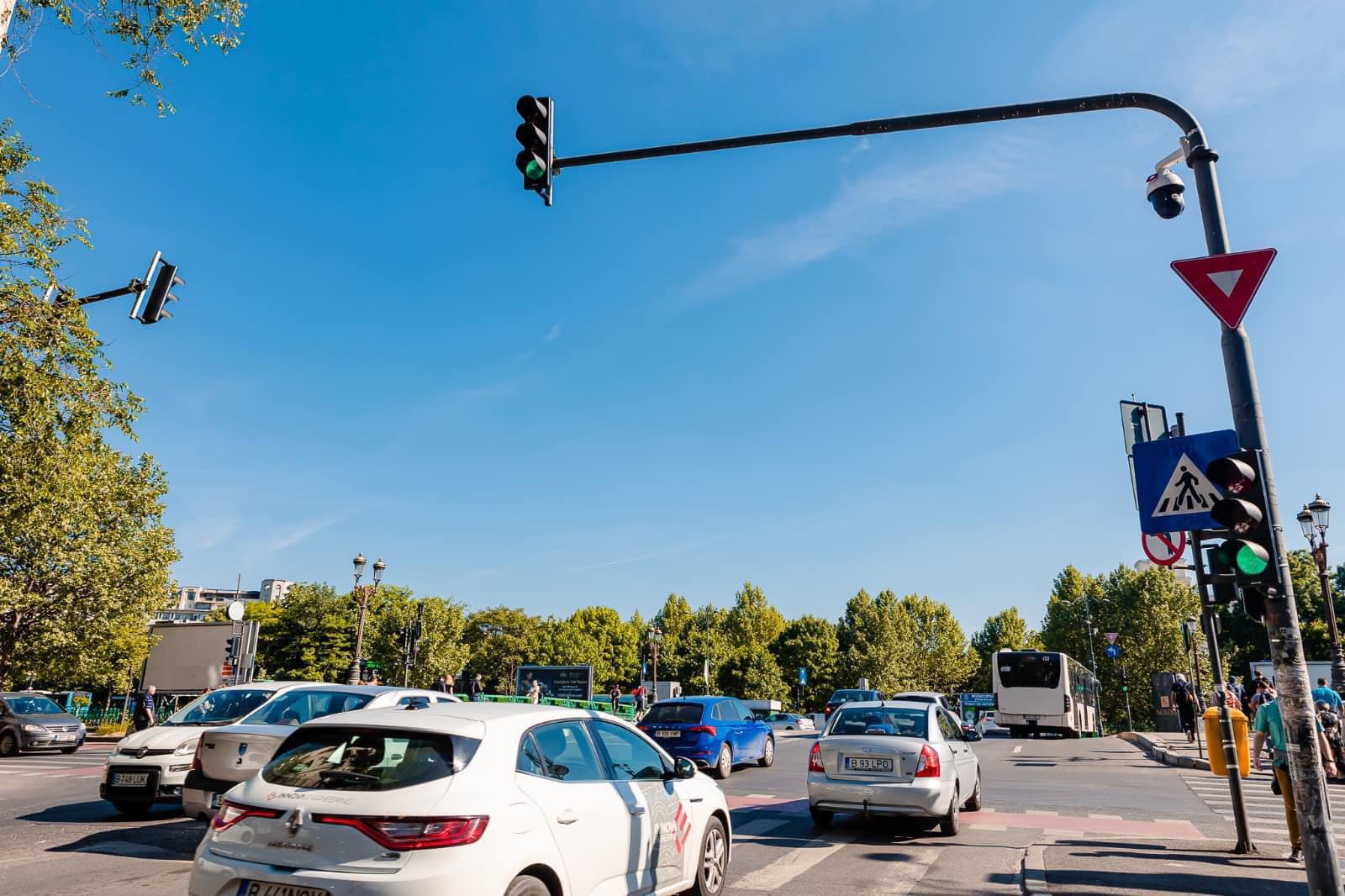 Primăria București va moderniza sistemul de semaforizare inteligentă cu bani din PNRR