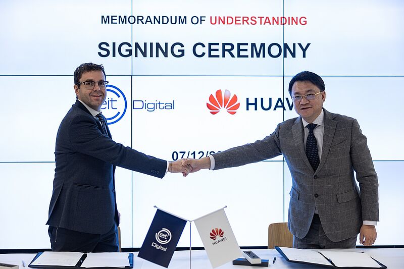 Huawei și EIT Digital semnează un Memorandum pentru a sprijini educația și formarea în domeniul securității cibernetice