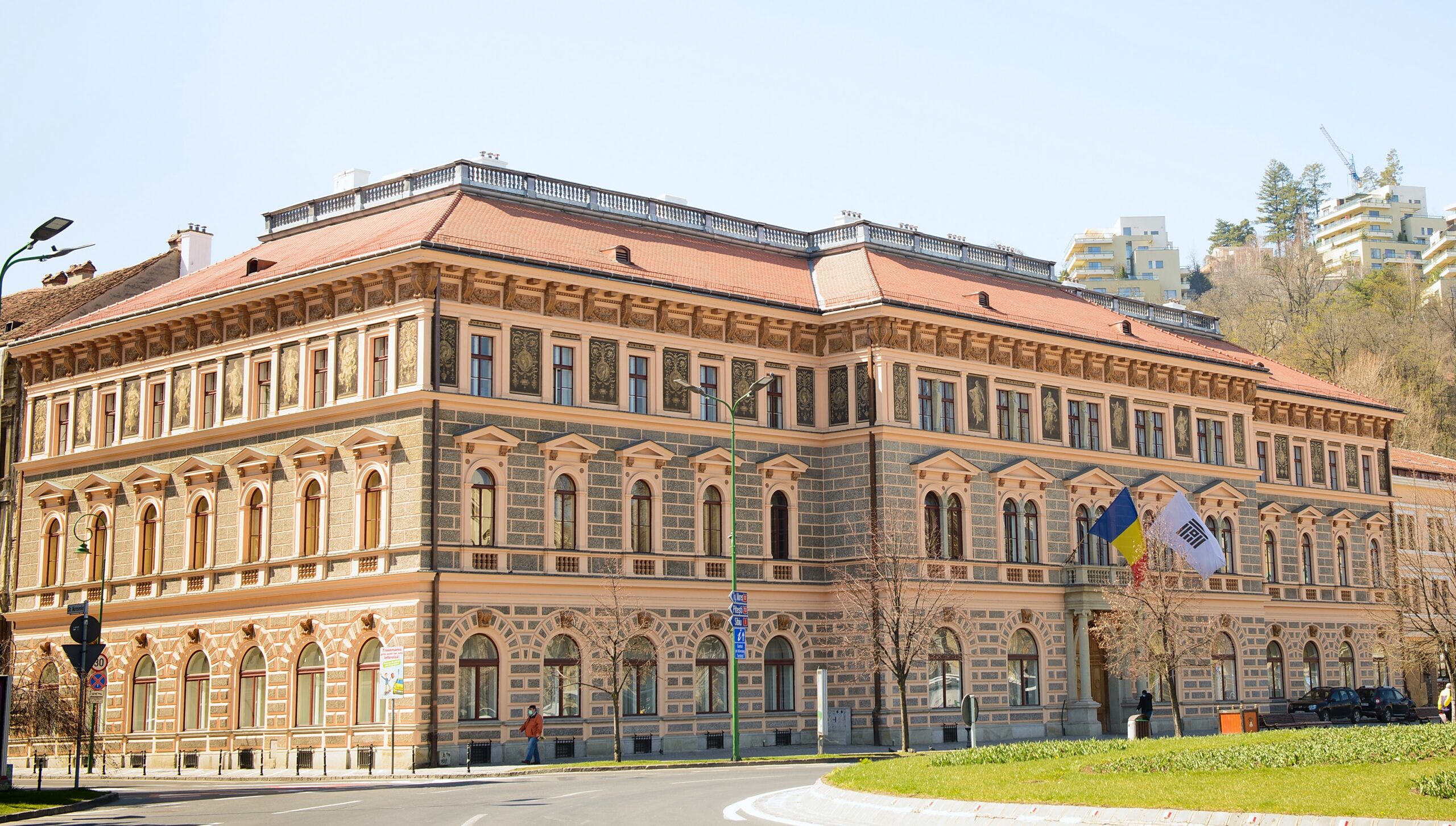 Universitatea Transilvania din Brașov își închide conturile la băncile austriece