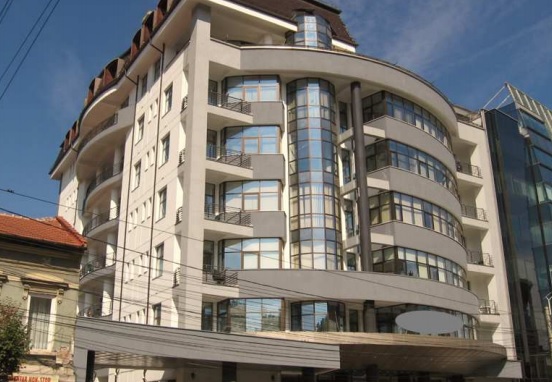 Primăria Cluj-Napoca vrea să cumpere sediul clădirii BCR din centrul oraşului