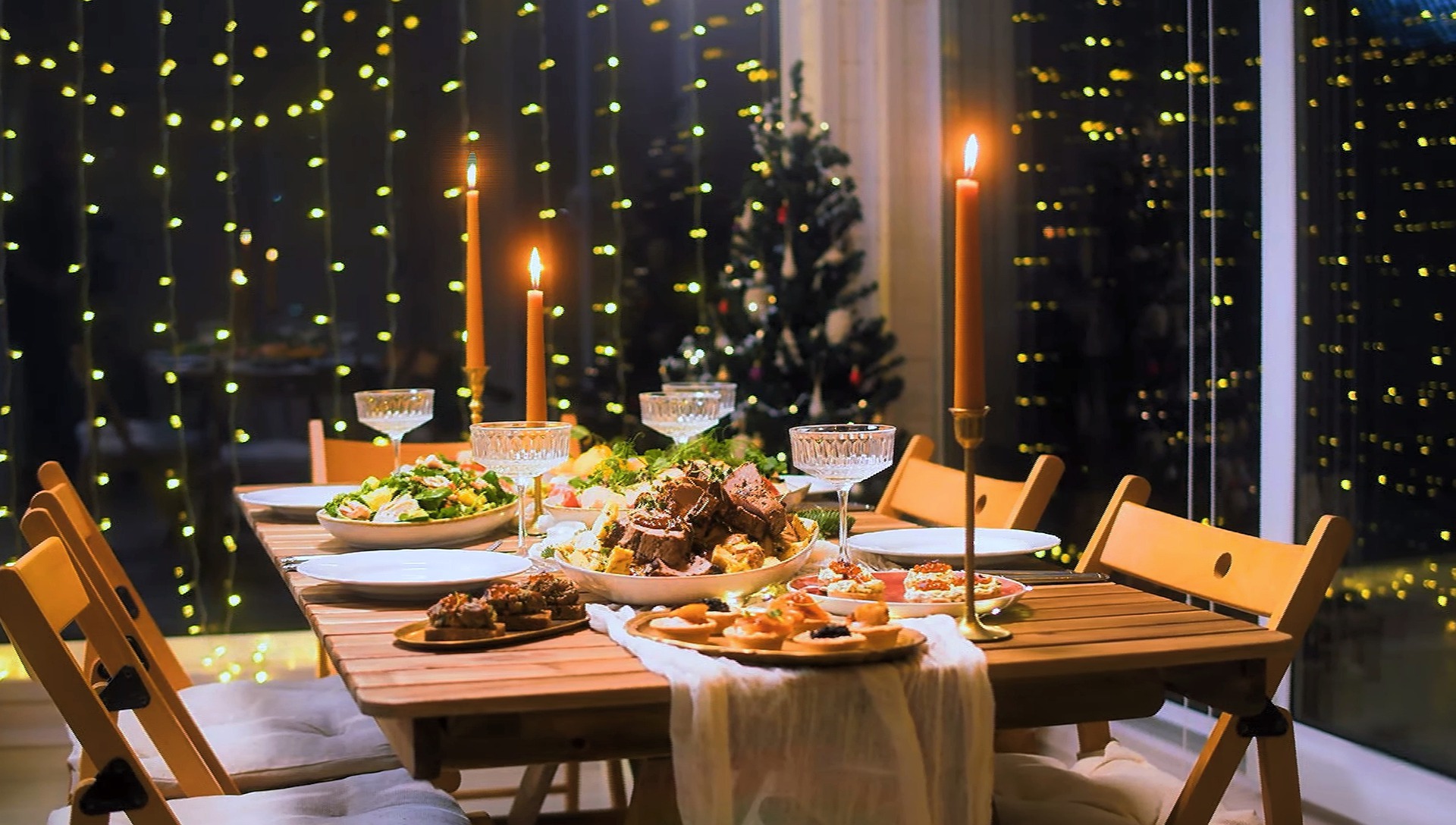 Ce se mănâncă în noaptea de Revelion. Idei de meniu pentru masa de Anul Nou