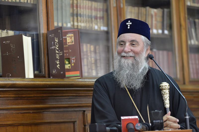 Mitropolitul Olteniei, Irineu, care îi blestema pe călugării de la Mănăstirea Frăsinei, este… avocatul Ion Popa din Baroul Olt