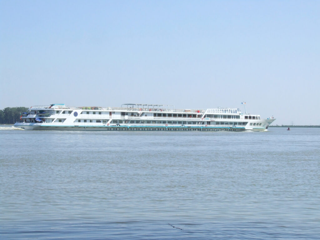 Nava croaziera Dunare