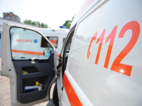 Ambulanță lovită de un TIR pe un drum din Giurgiu