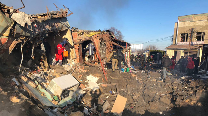 Rușii au bombardat o piața centrală din Harkov