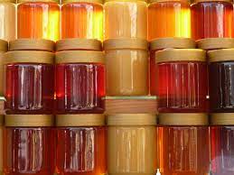 În Uniunea Europeană, aproape 50% din mierea importată este falsificată!