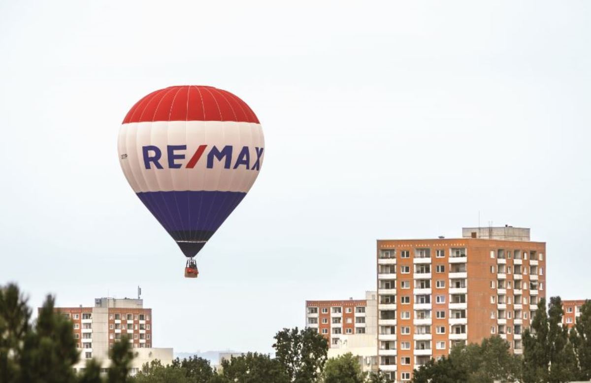 Studiu: 60% dintre românii care au achiziționat locuințe anul trecut au folosit venituri proprii