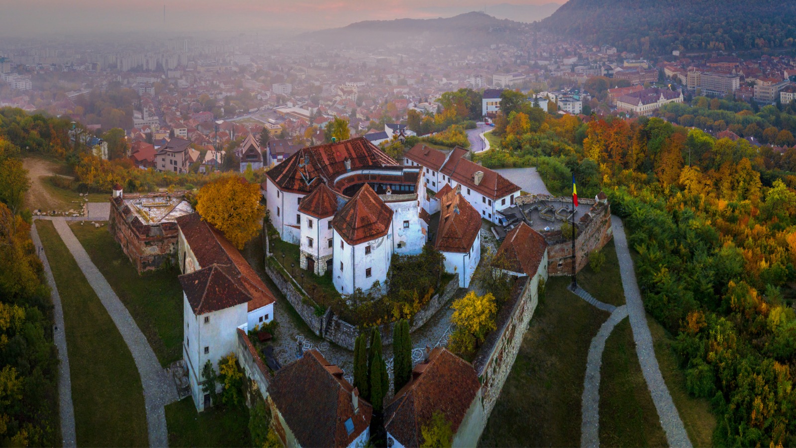 Scandal pe Cetatea Brașovului după ce Guvernul a vrut să o transfere unui minister