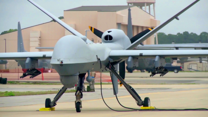 Primele imagini cu interceptarea dronei americane de către ruși (VIDEO)